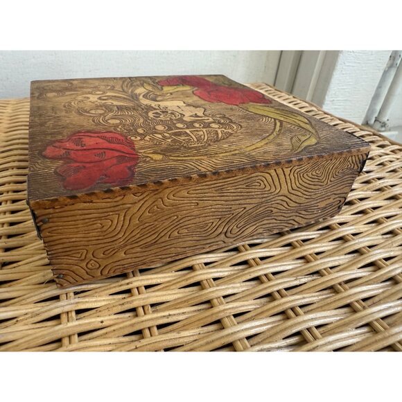 Antique 1910's Flemish Art Pyrography Hanky Box Art Nouveau Lady with Flowers - Picture 7 of 10